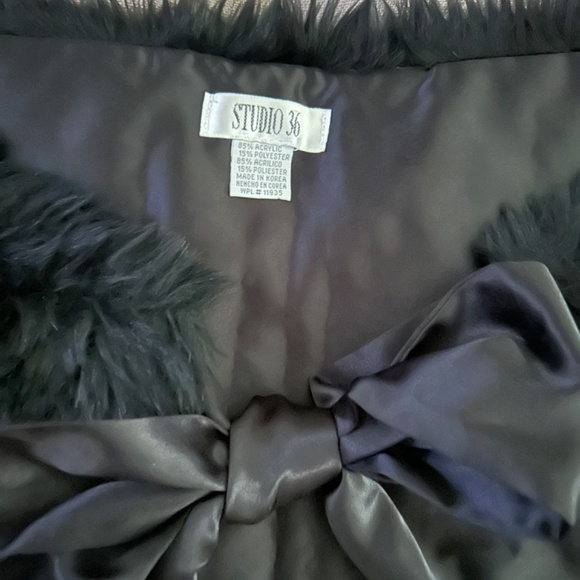 Black Faux Fur Shrug - Picture 3 of 3